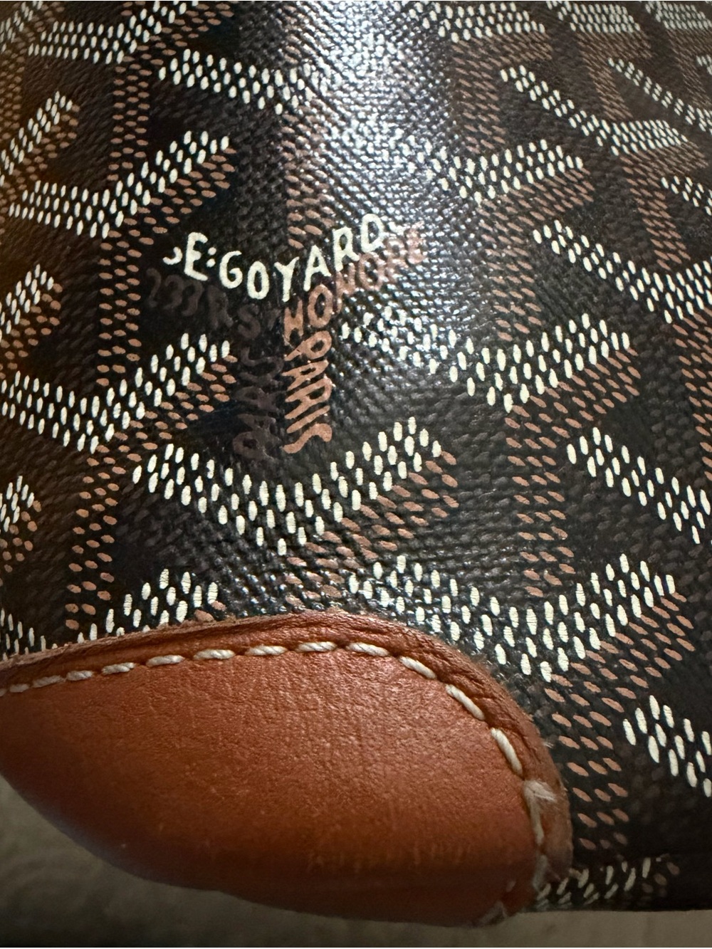 Goyard Brown/Black Sac Artois MM Signature Chevron Pattern Noir Et Natural - Picture 6 of 15